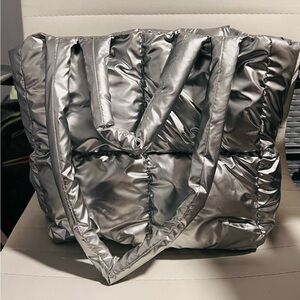 Metallic tote. New